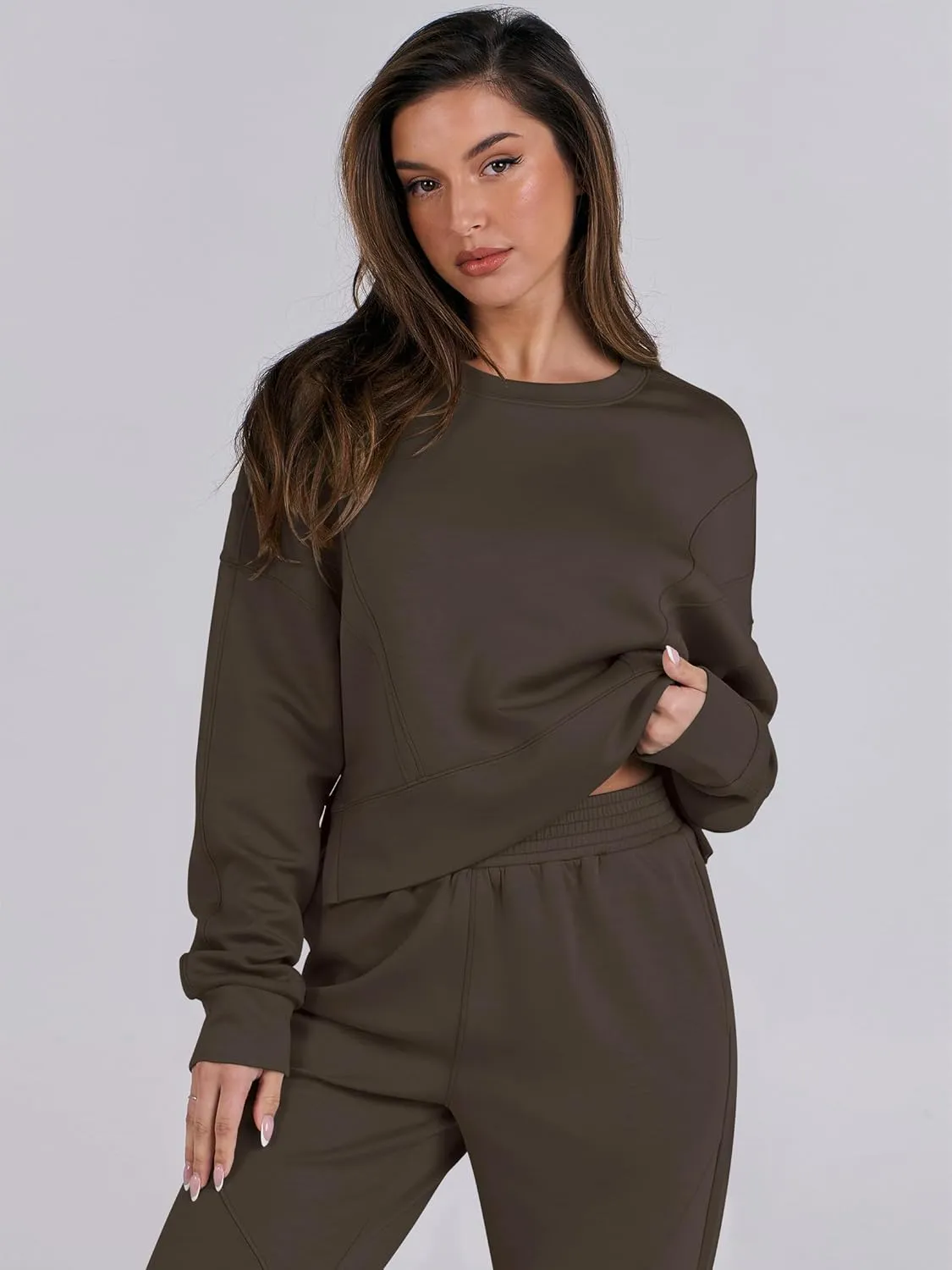 ANRABESS Womens 2 Piece Outfits Lounge Sets Cropped Sweatshirt & Joggers Fashion Sweatsuit Sweat Set 2025 Spring Travel